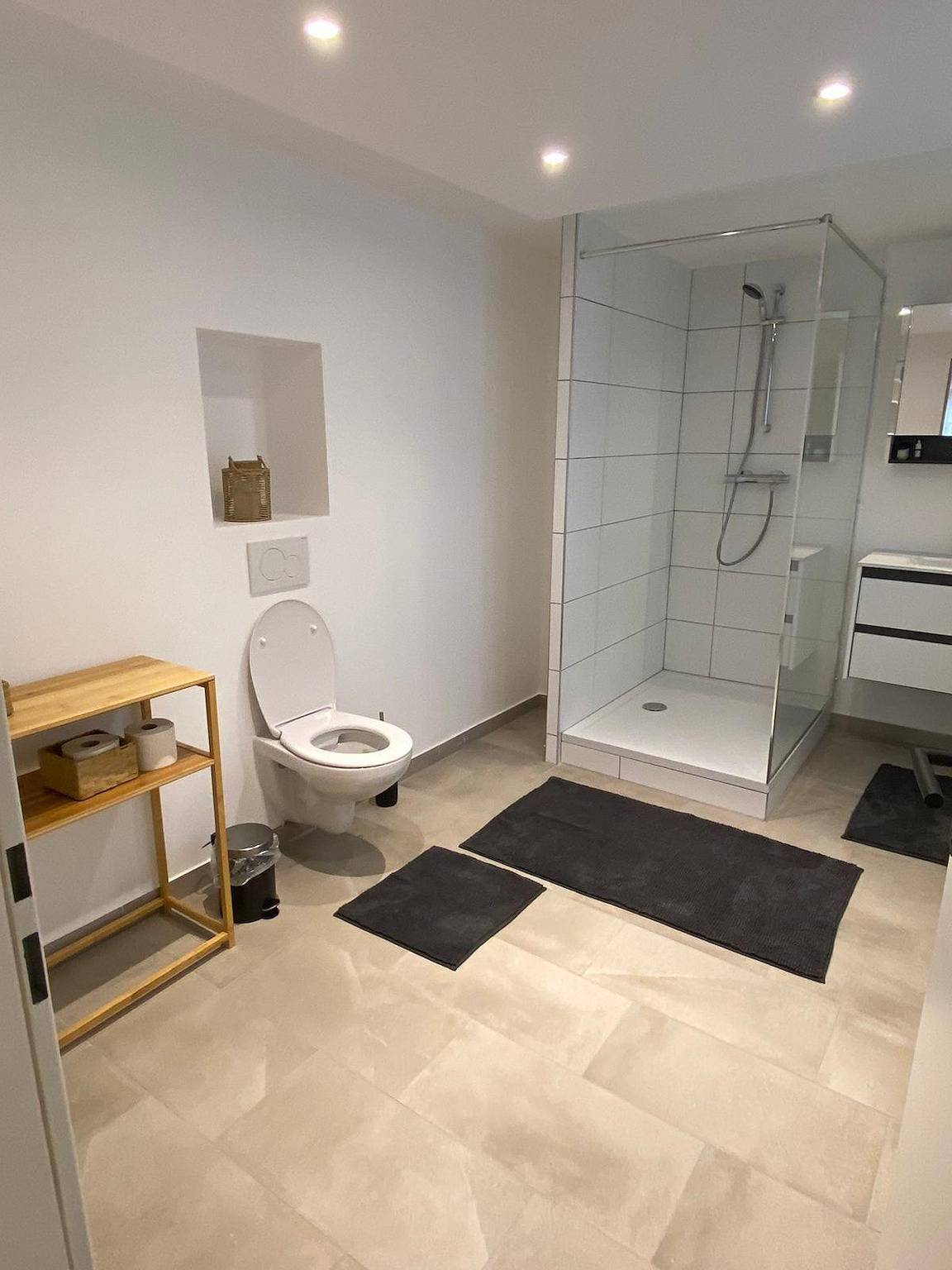 Ganze Ferienwohnung, Studio in zentraler Lage - nur wenige Minuten zum See und Stadt in Gmunden, Traunviertel