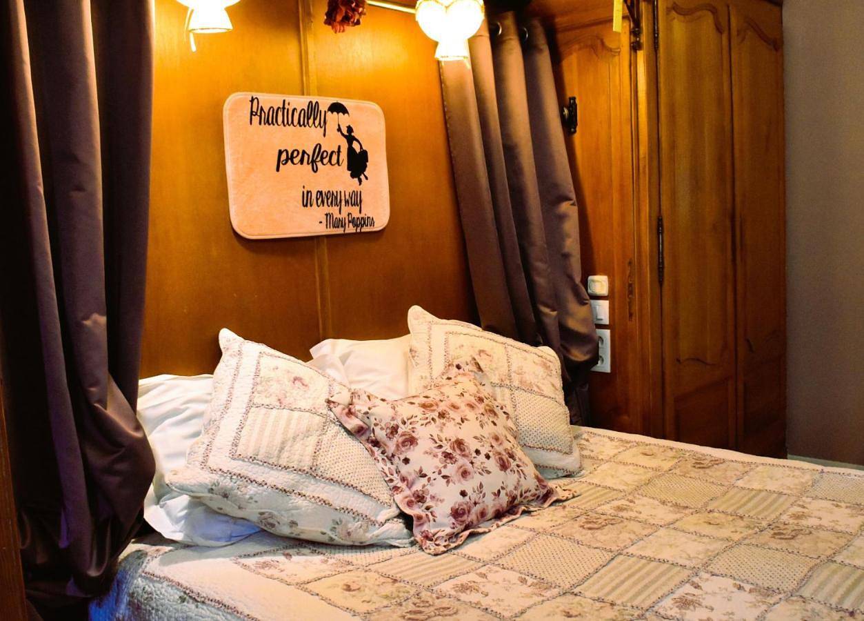 Suivez le Lapin Blanc - Prix Parking Offert in Saint-Valery-sur-Somme, Région d'Abbeville