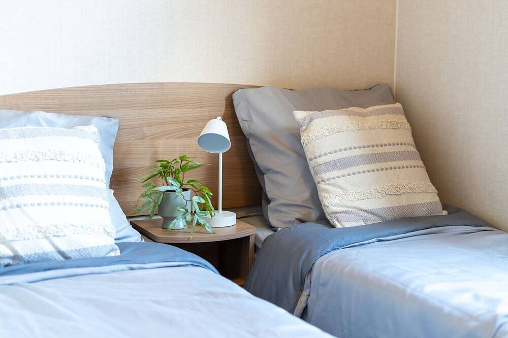 Modern Chalet Inn een Groene Oase van Rust in Drenthe