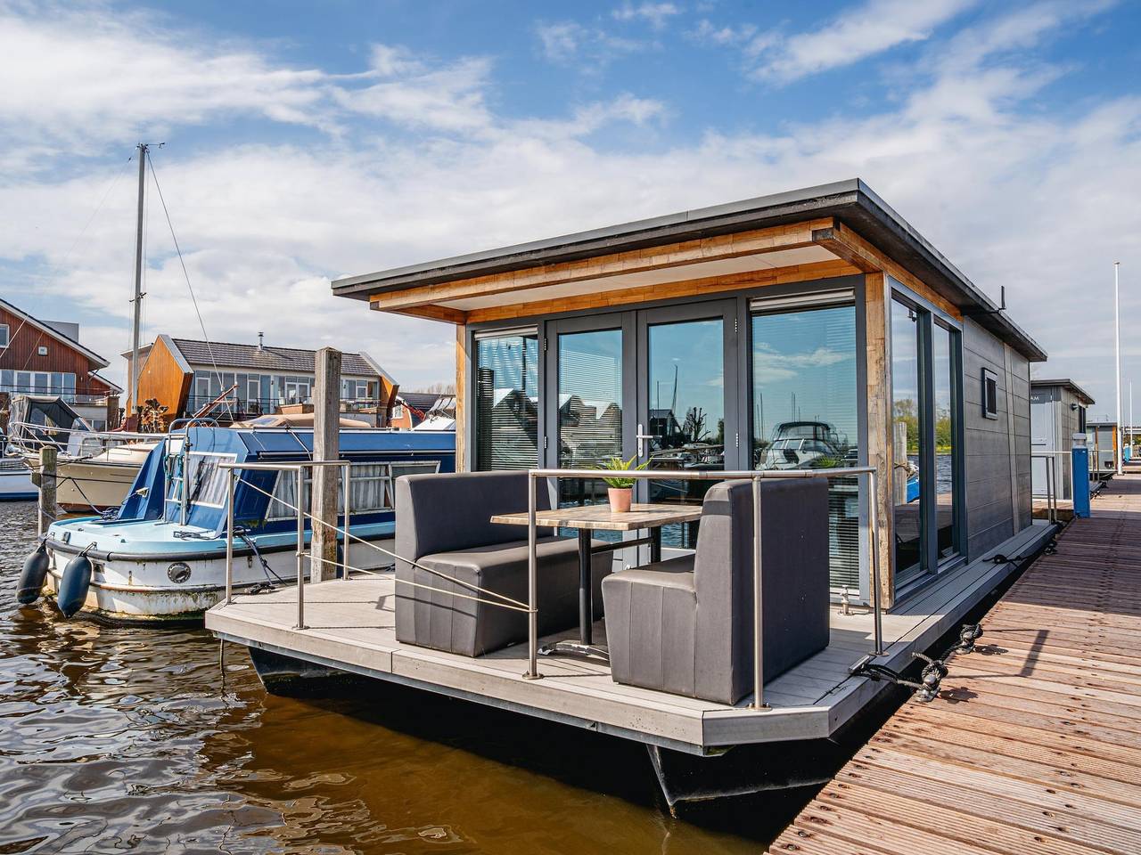 Hafen-Lodge mit Blick auf Uitgeestermeer in Uitgeest, Noord-Holland - Nordseeküste