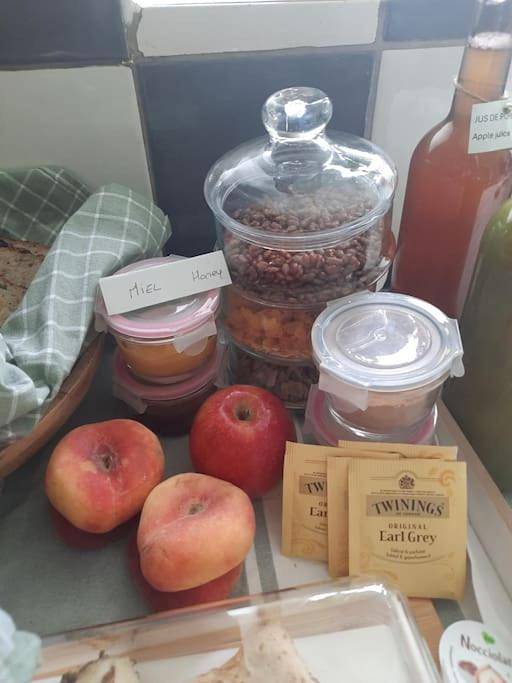 Location de vacances pour 16 personnes, avec jacuzzi ainsi que terrasse et piscine, animaux acceptés à Pleine-Fougères - 4