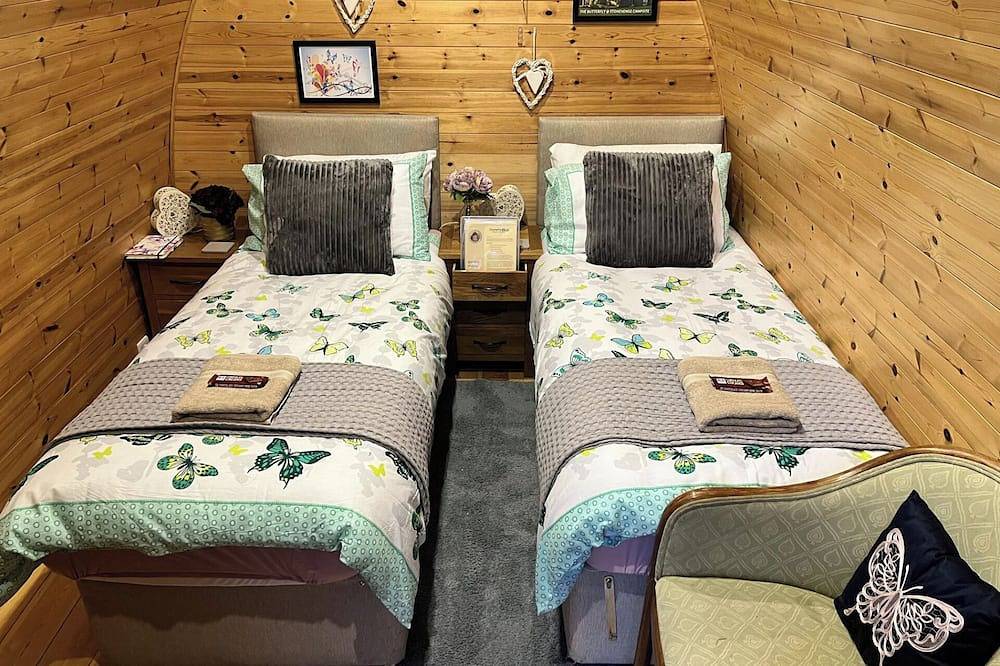 Glamping Pod - Sleeps 2 - Parking in Wiltshire