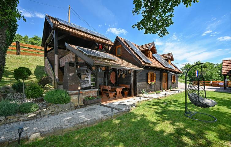 Ferienhaus für 5 Personen, mit Pool und Terrasse sowie Ausblick - 1