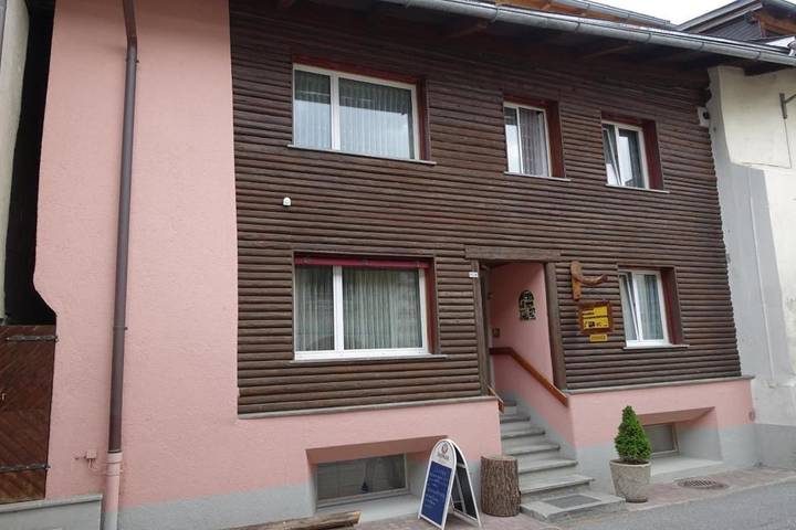 Gîte pour 4 personnes, avec balcon à Zernez - 2