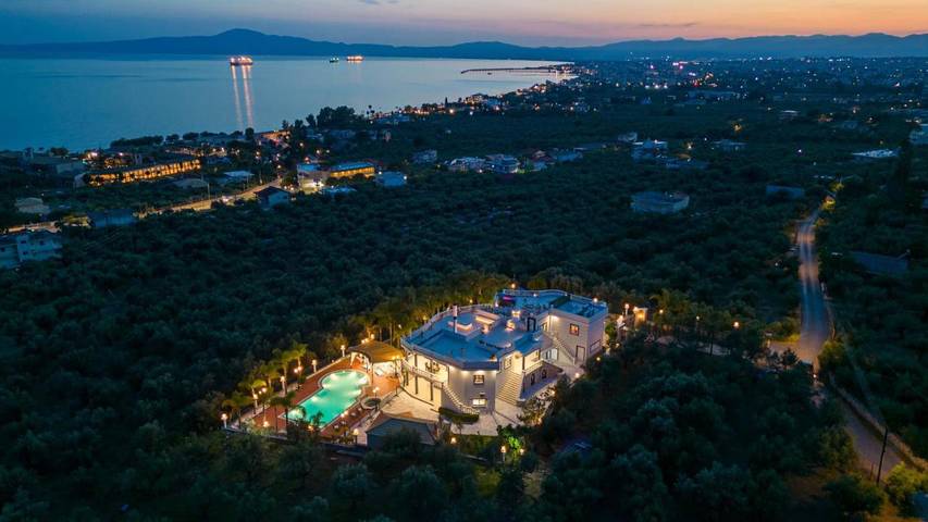 Willa dla 6 osób, z ogród i basen oraz jacuzzi, Dla rodziny w Kalamata