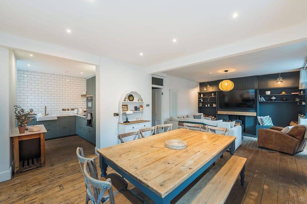 The Walker's Retreat by Birch Stays in Trefriw, Snowdonia