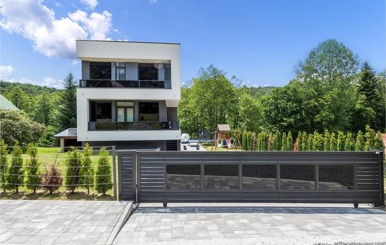Gemütliche 2-Zimmer-Wohnung mit beheiztem Pool und Terrasse in Pozega-Slawonien