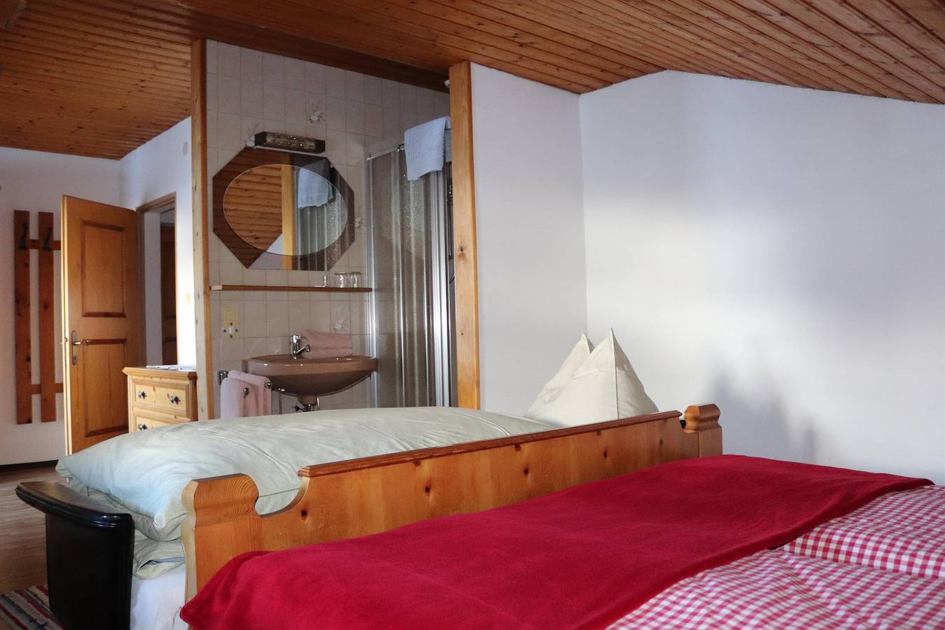 Ganze Ferienwohnung, Doppelzimmer "Bischofsmütze", Dusche, Balkon, in Annaberg-Lungötz, Tennengau