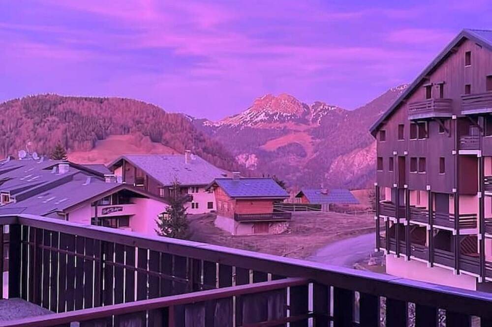 Entire apartment, Cosy studio in resort center in Bellevaux, Thonon-les-Bains region