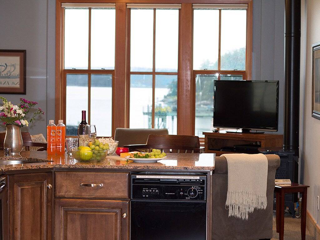 Ganze Wohnung, San Juan Suites - High Seas! in Friday Harbor, San Juan Island