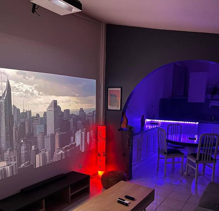 Location de vacances pour 2 personnes, avec Jacuzzi et Terrasse ainsi que Sauna et Vue à Les Clayes-sous-Bois