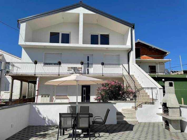 Ferienwohnung für 4 Personen, mit Balkon in Pirovac