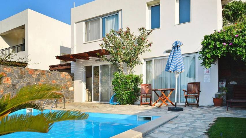 Holiday rental for 2 people, with pool and terrace in Agios Nikolaos