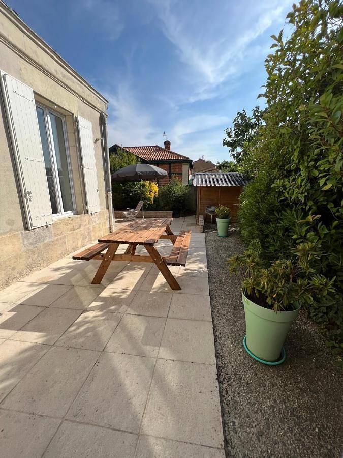 Two-Bedroom House in Saint-Jean-d'Angély, Région de Saint-Jean-d'Angély