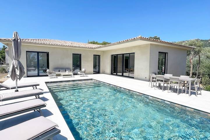 Villa pour 6 personnes, avec jacuzzi ainsi que jardin et terrasse - 1