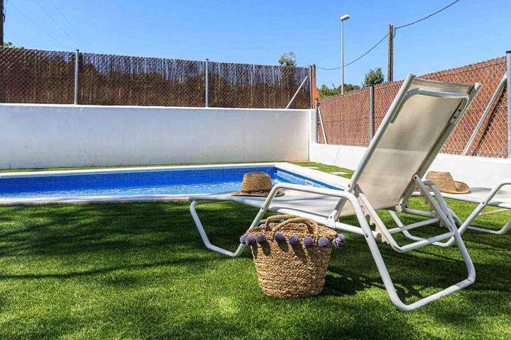 Casa rural para 14 personas, con Jacuzzi y Terraza además de Jardín y Piscina en San Pedro de Ribas - 2
