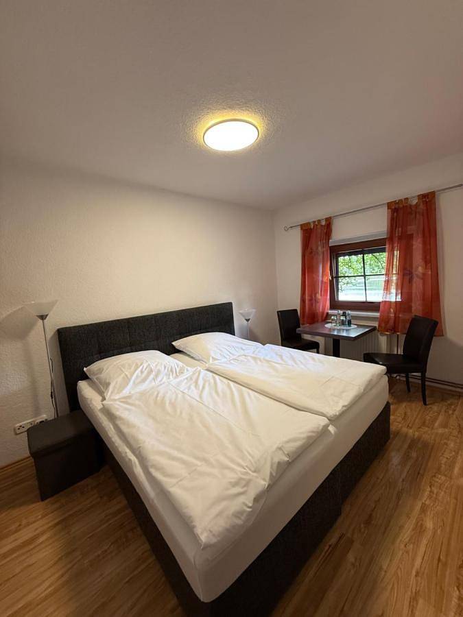 Gîte pour 8 personnes, avec vue et terrasse ainsi que jardin et vue sur le lac, animaux acceptés à Weißwasser (Oberlausitz) - 2