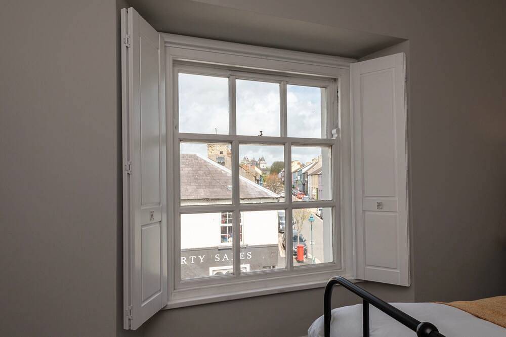 Ganze Wohnung, Luxus-Apartment-Eigenes Badezimmer-Blick zur Meerseite-Apartment 2C in Strangford Lough