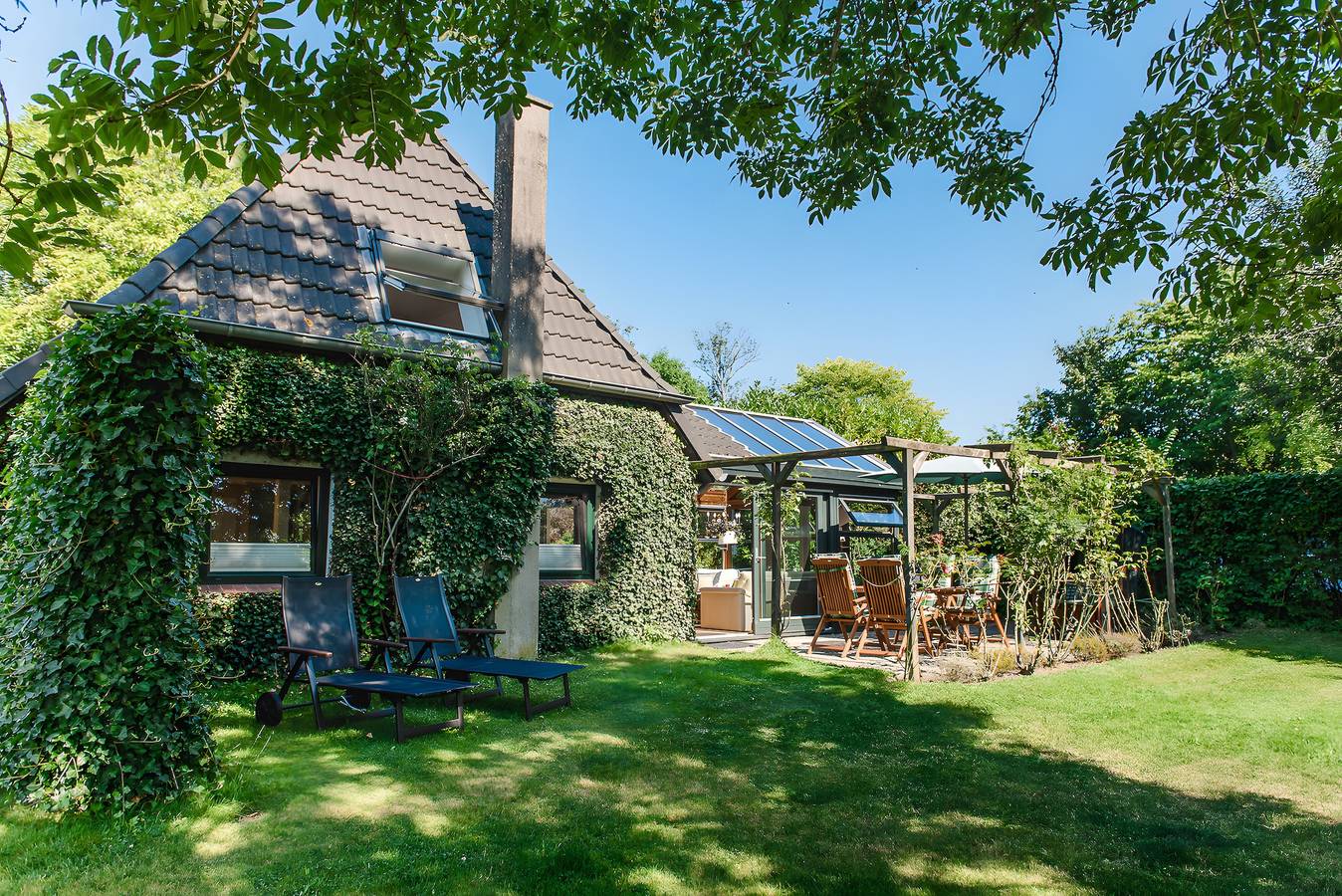 Ferienhaus 'Bauernhaus Meer' mit Meerblick, privater Terrasse und Wi-Fi in Langballig, Flensburger Förde