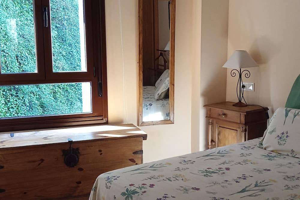 Apartamento entero, En pleno Paseo del Muelle Luarca Reg Vut 706As8 in Luarca, Valdés 