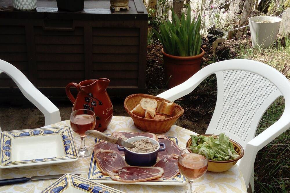 Vos Nuits Sans Canicule En Margeride ! in Rieutort-de-Randon, Région de Mende