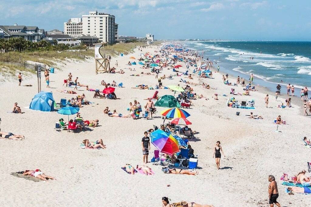 Luxe Private Beach Getaway Minutes to the Ocean! in Ogden (Wilmington), New Hanover County