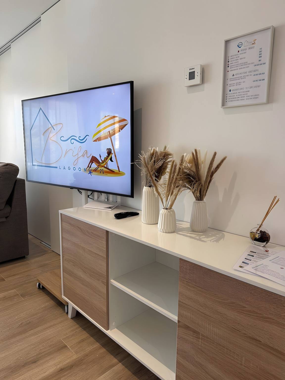 Entire apartment, Apartment 'Luxury and Caribbean Beach in Estepona' with Sea Views, Wi-Fi and Air Conditioning in Estepona, Costa del Sol