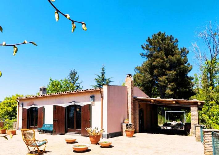 Villa per 6 persone, con Balcone e Idromassaggio nonché Terrazza e Giardino a Trecastagni
