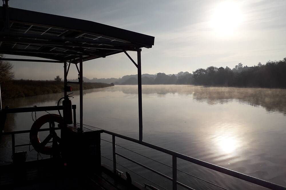 Ferienhaus mit großer Wiese an Naturschutzsee in Petershagen, Kreis Minden-Lübbecke
