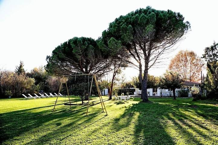 Gîte pour 8 personnes, avec jardin et piscine, animaux acceptés