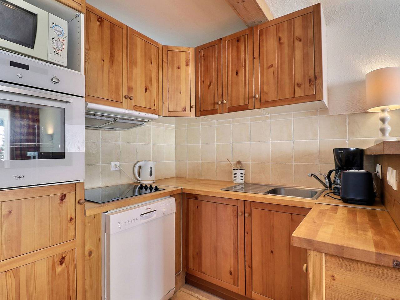 Ganze Wohnung, Gemütliche 2-Zimmer-Wohnung, Südbalkon, direkt an der Piste! in Méribel-Mottaret, Les Allues