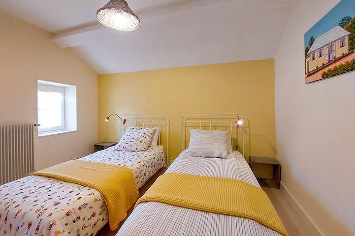 Location de vacances pour 4 personnes, avec jardin à Nanteuil-en-Vallée - 3