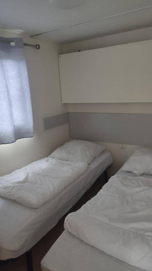 Mobil-home climatisé à 2 min d'Ogliss Park in Moutiers-les-Mauxfaits, Vendée