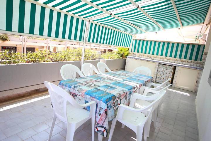 Appartamento per 6 persone, con balcone a Rivabella