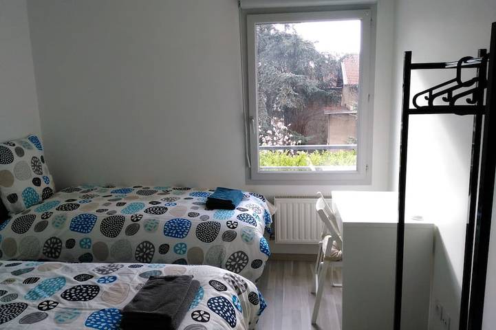 Appartement entier, Appartement lumineux 2 chambres avec parking privé in Saint-Priest, Lyon et ses environs