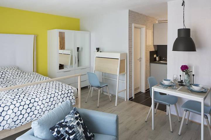 Ganze Wohnung, Exklusives Apartment *inkl. Netflix u. Parkplatz* in Karlsruhe, Rheinebene