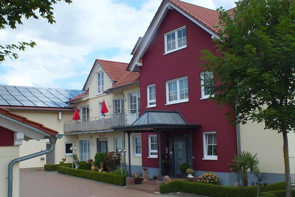 Double room, shower, Wc, 1 bedroom - Wine and guest house Matt-Schwaab in Kirrweiler, Südliche Weinstraße