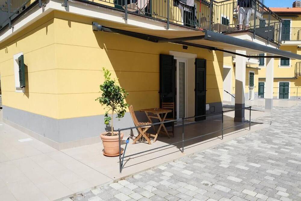 Apartamento entero, Riva Ponente - 150m to the beach - with parking in Riva Trigoso, Sestri Levante