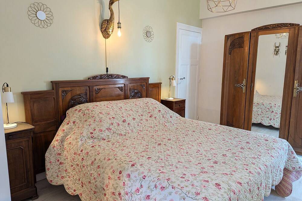Chambre familiale avec Wi-Fi inclus, petit-déjeuner et espace convivial in Ligny-le-Ribault, Sologne