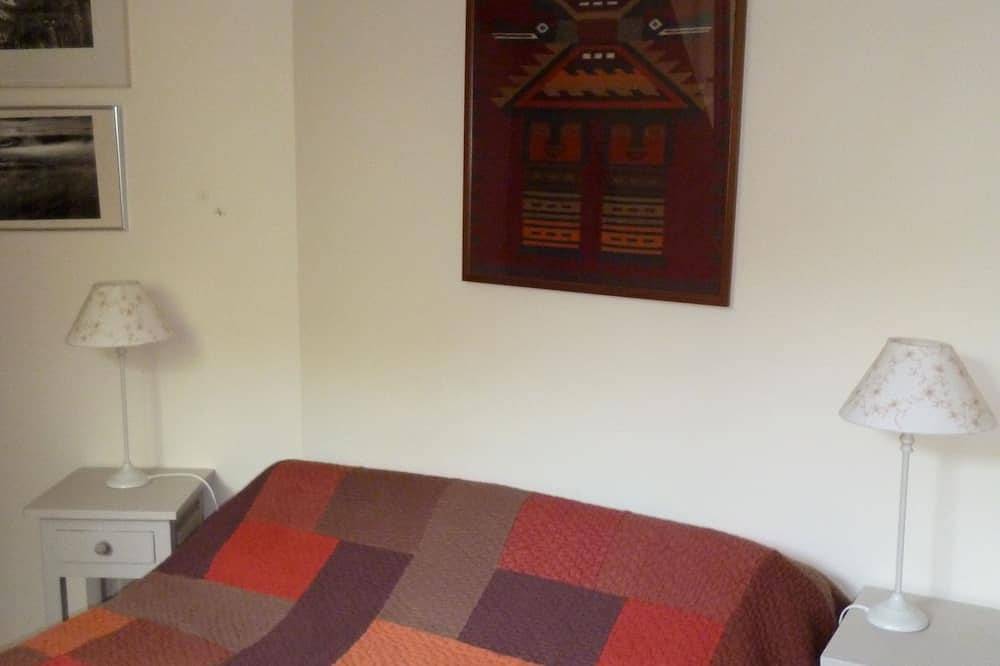 Honfleur, Côte de Grâce, gîte familial avec 2 chambres, jardin privé clôturé in Équemauville, Région de Lisieux