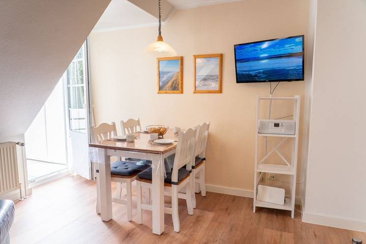 Ganze Wohnung, Komfortables Ferienappartement "Lister Tor 1" mit Balkon und Meer-Nähe in List in Nordfriesische Inseln (Schleswig-Holstein) (Schleswig-Holstein), List (Sylt)