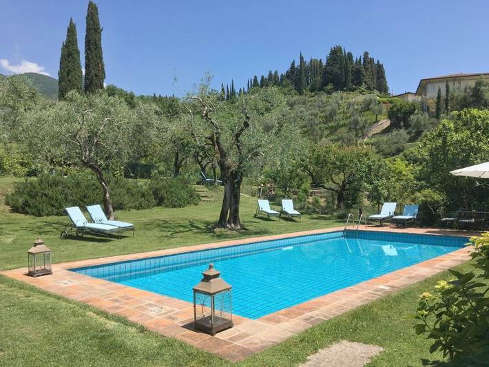 B&b per 2 persone, con Terrazza e Giardino nonché Piscina e Vista lago a Gardone Riviera