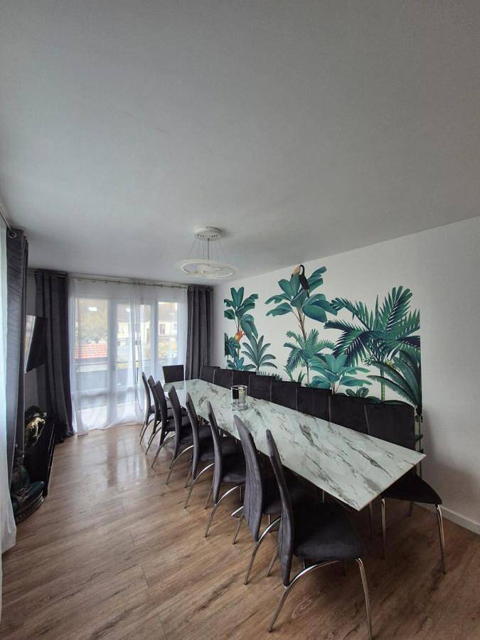 Location de vacances pour 20 personnes, avec sauna ainsi que vue et jardin à Chelles - 4