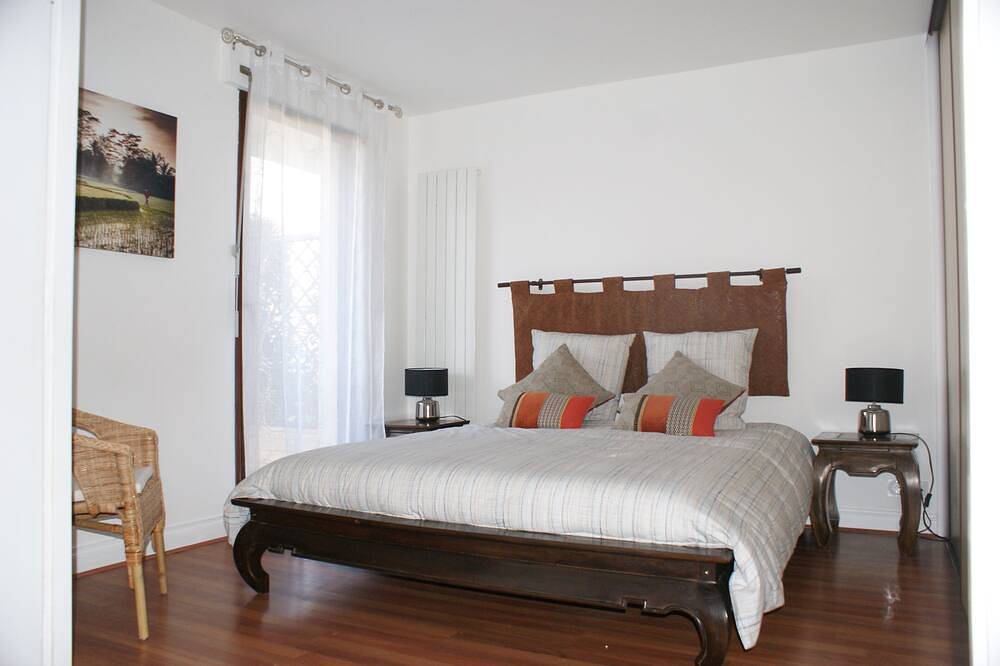 Entire apartment, Grand T2 of 59m with private garden and parking in the historic center Dijon in Dijon, Dijon region