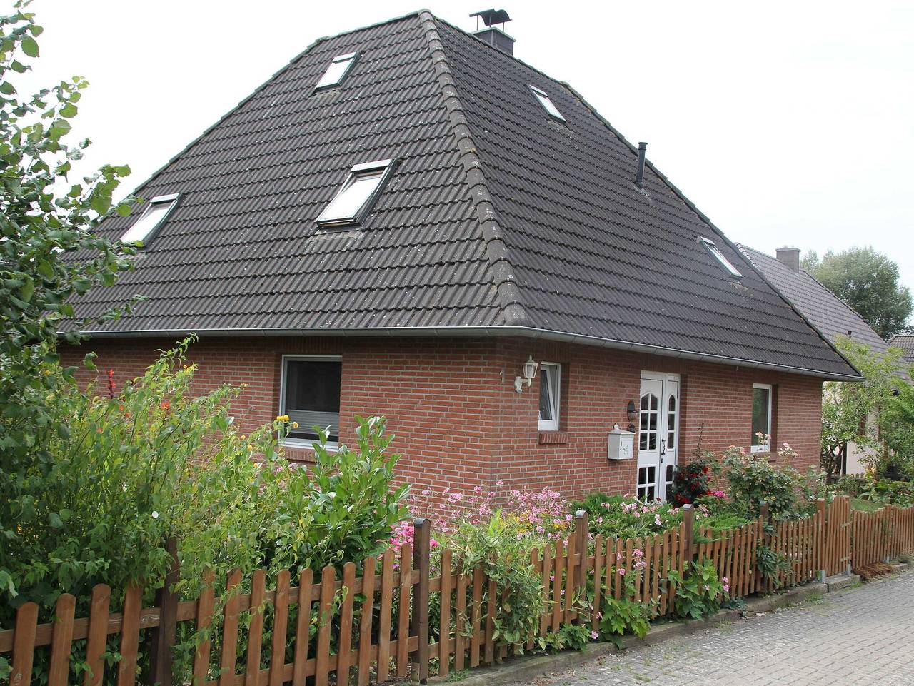 Entire apartment, Apartment 'An Der Müritz' with Private Garden and Wi-Fi in Klink, Müritz
