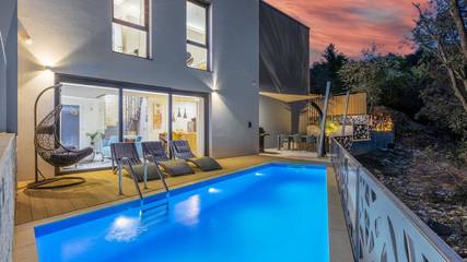 Ferienhaus für 6 Personen, mit Garten und Pool sowie Terrasse in Crikvenica