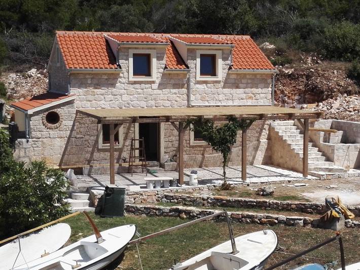 Steinhaus am Wasser - Off The Grid Escape in Velo Travna, Split-Dalmatien