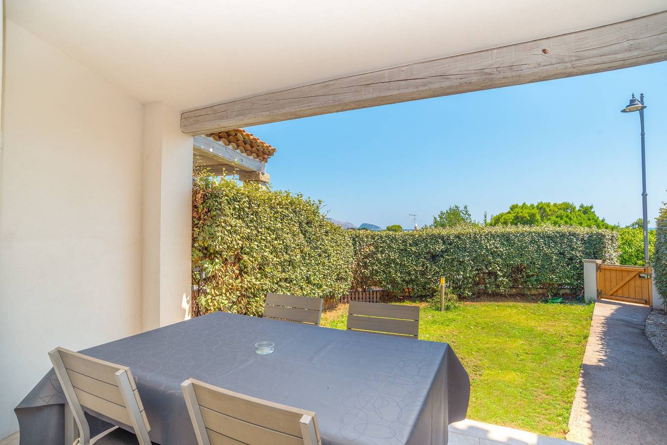 Moderna casa de vacaciones "Villa Rosa dei Venti" cerca de la playa y con vistas al mar in Pittulongu, Costa Smeralda