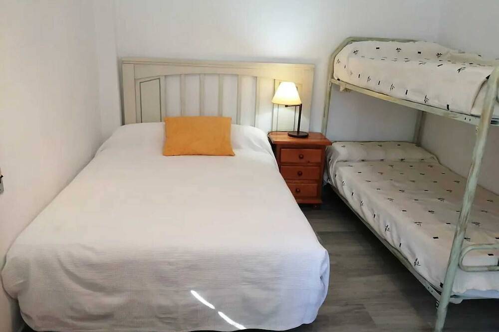 Homerez - Spacious Villa in Guillena with Garden and Private Pool in Guillena, Sevilla Province