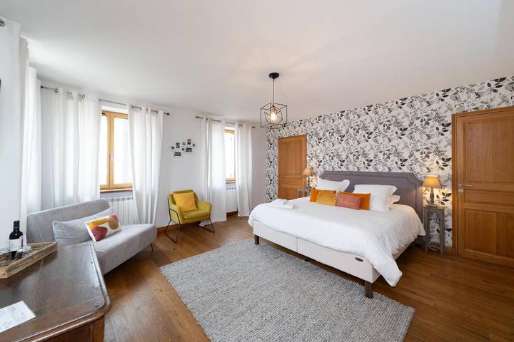 Location de vacances pour 2 personnes, avec piscine et vue ainsi que vue sur le lac et jardin à Saint-Androny - 4